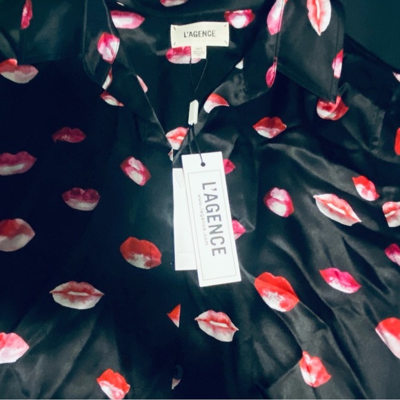 NWT L'AGENCE Tyler Holly Lip Print Long-Sleeve Silk Button Down Shirt - Size XS - Picture 14 of 16